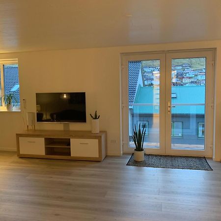 Spacious Apartment On N.P.Gota 8A, Klaksvík المظهر الخارجي الصورة