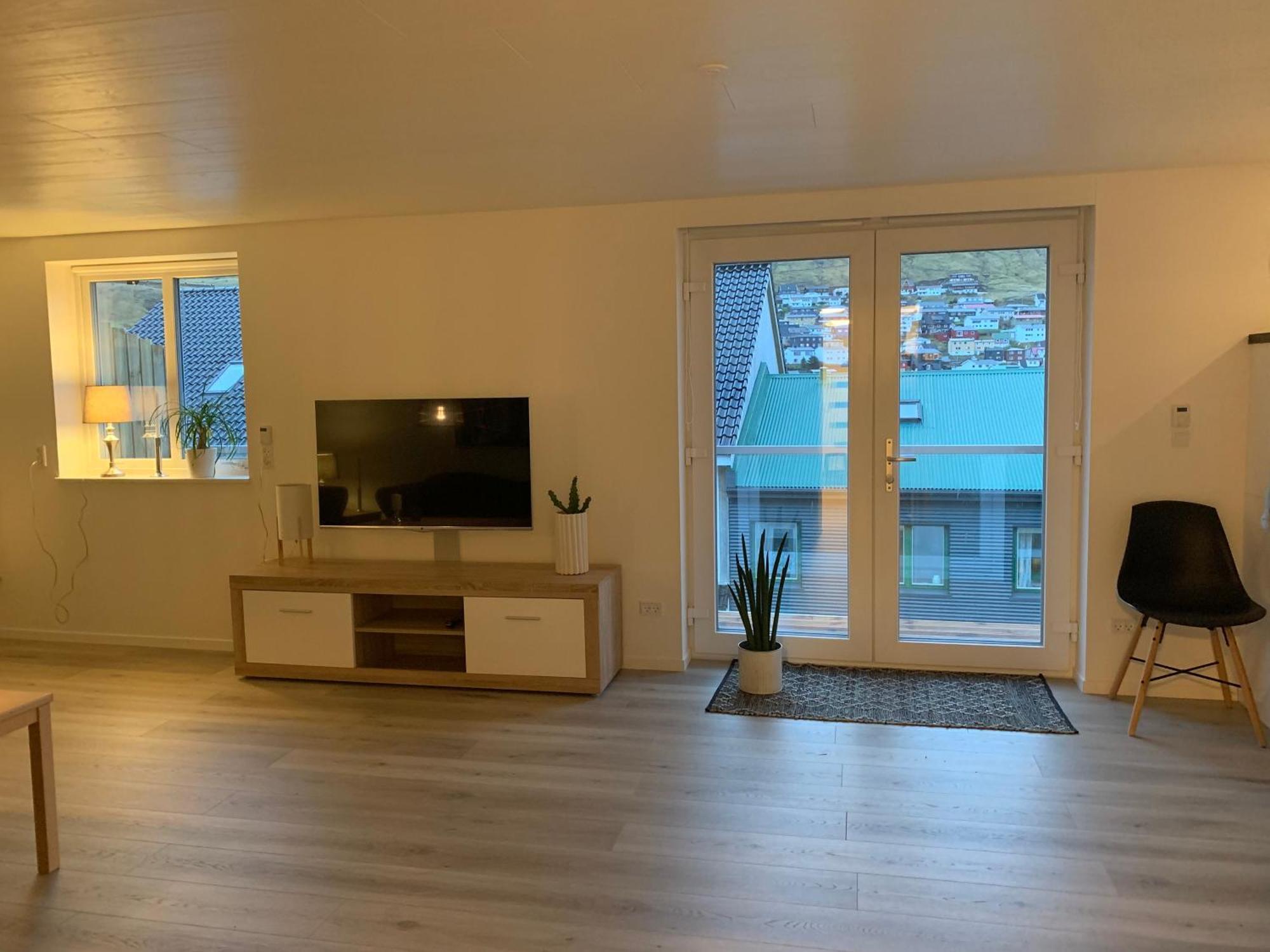 Spacious Apartment On N.P.Gota 8A, Klaksvík المظهر الخارجي الصورة