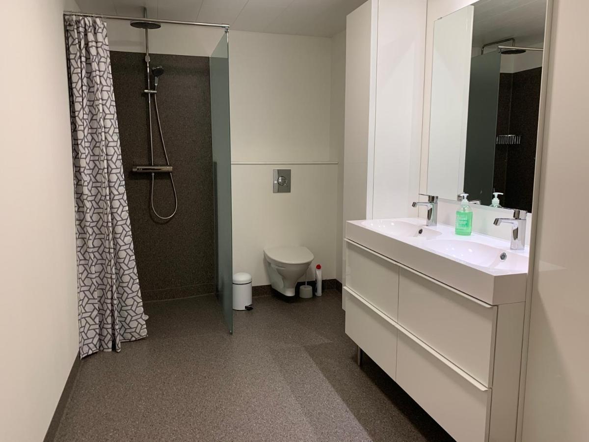 Spacious Apartment On N.P.Gota 8A, Klaksvík المظهر الخارجي الصورة
